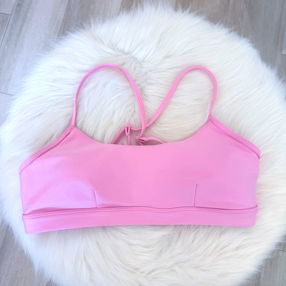 ALO Yoga Airlift Intrigue Bra in Sweet Pink